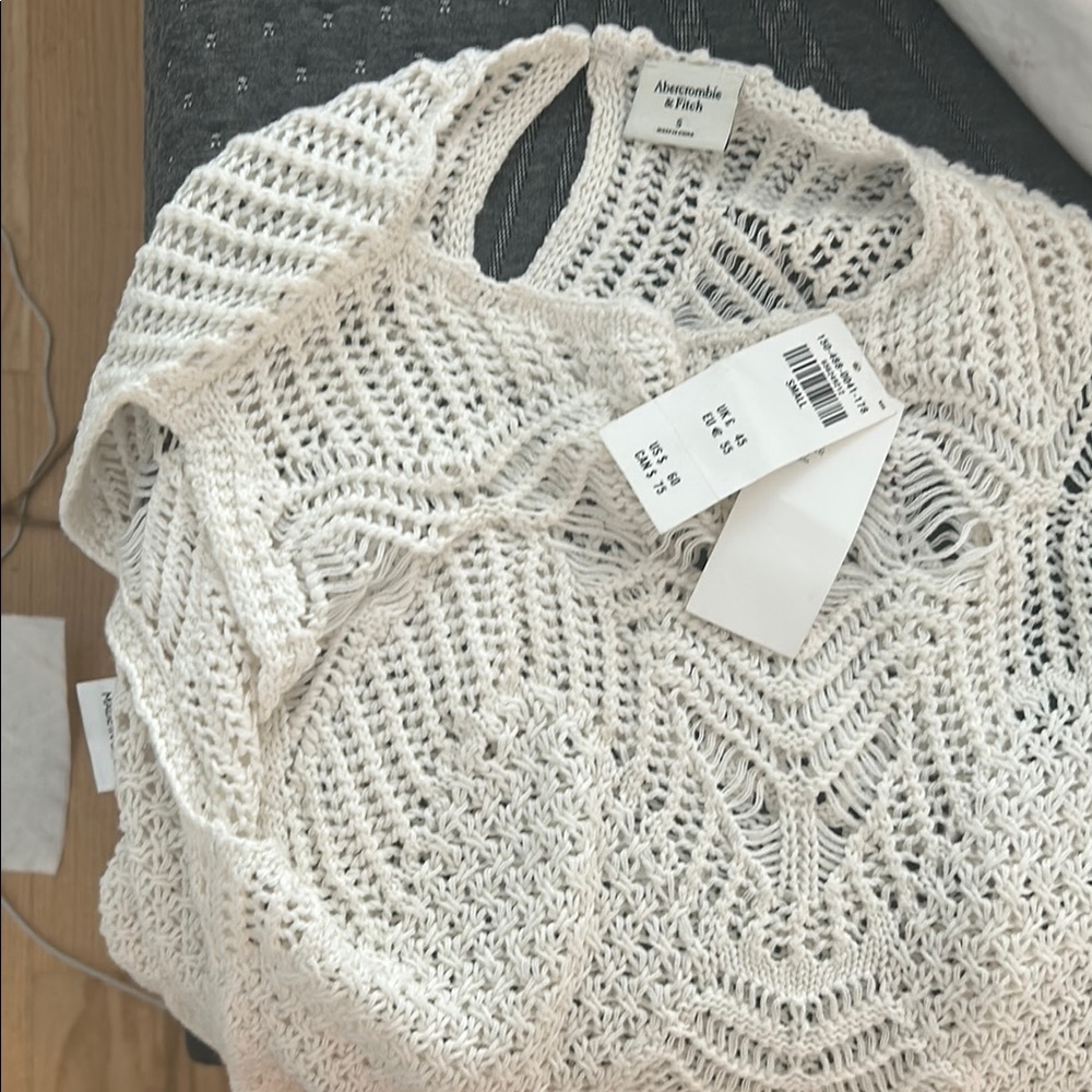 Abercrombie & Fitch Women's Cream Knit Sweater